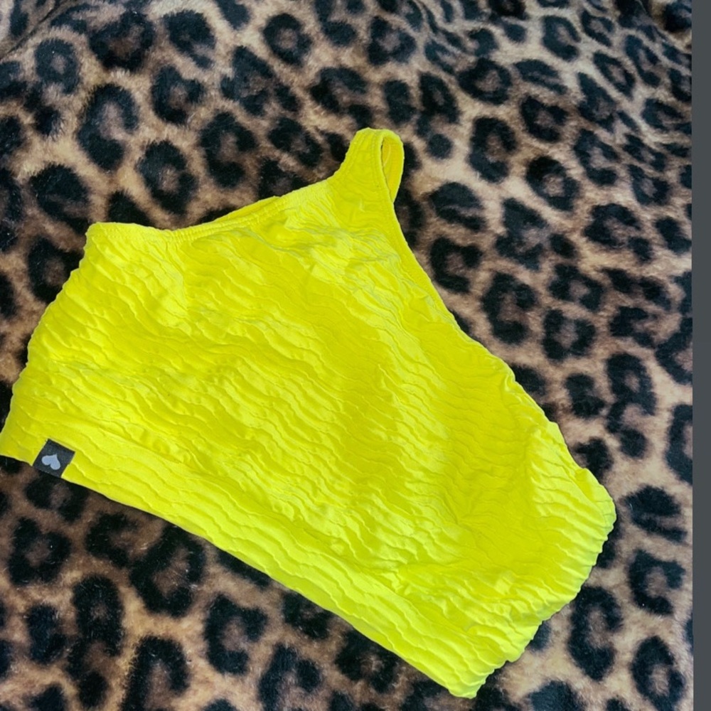 Booty By Brabants pistachio original set (shorts & one shoulder top) OSFM